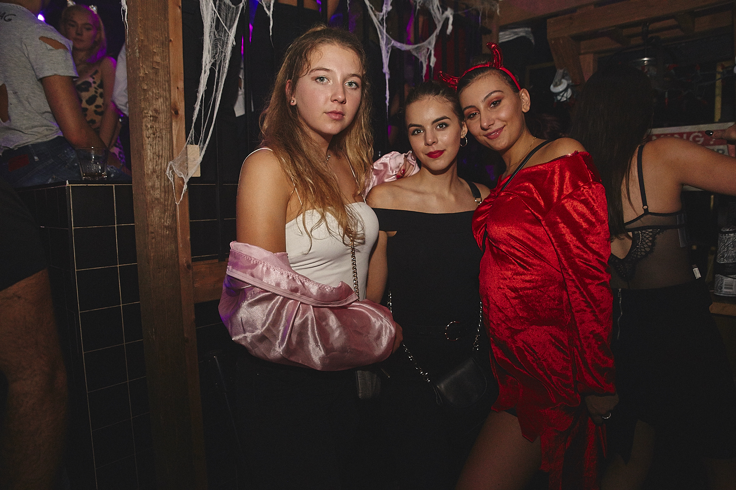 Une soirée d'Halloween sexy et éclatée à l'École Privée [Photos]