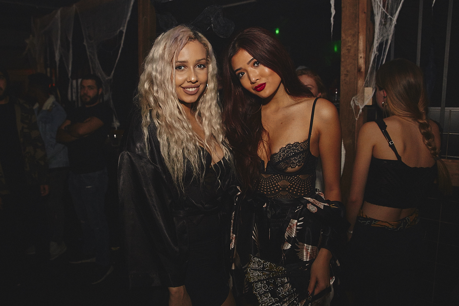 Une soirée d'Halloween sexy et éclatée à l'École Privée [Photos]