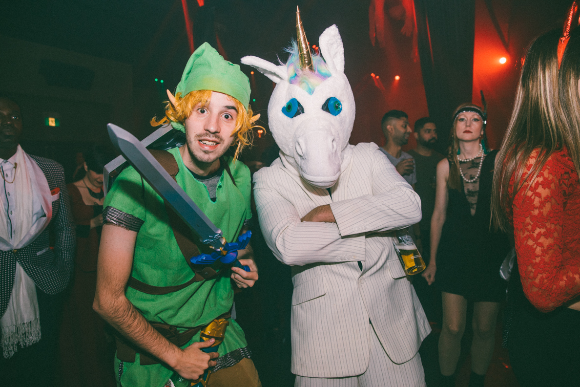 De sexy démons festoient au plus fou party d'Halloween à La Voûte [Photos]