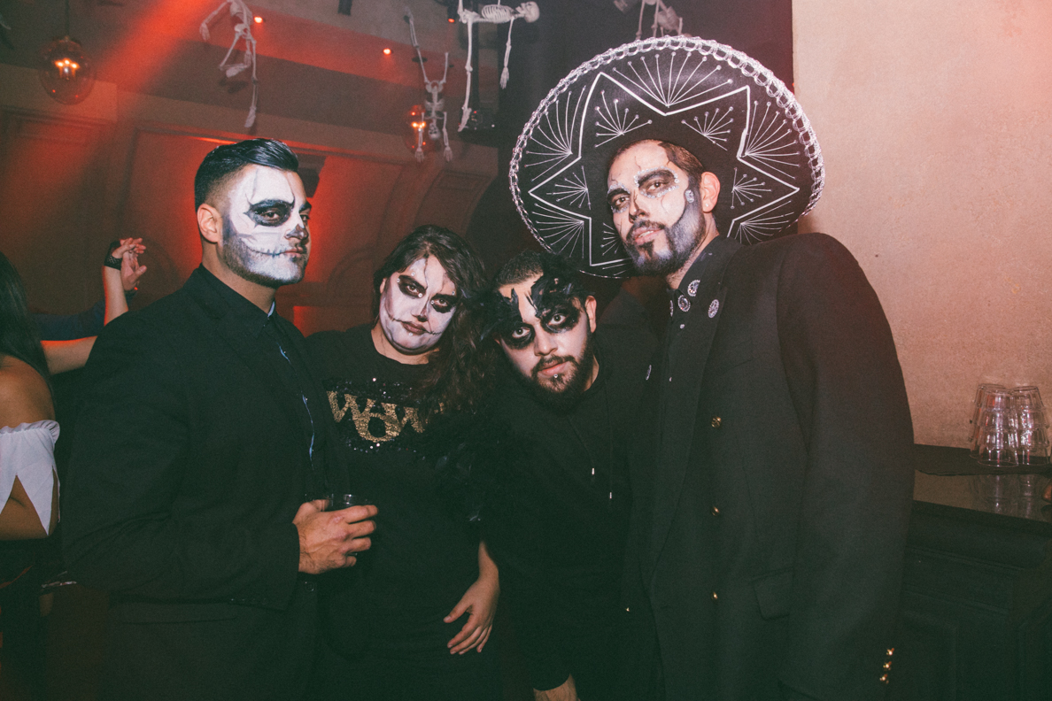 De sexy démons festoient au plus fou party d'Halloween à La Voûte [Photos]