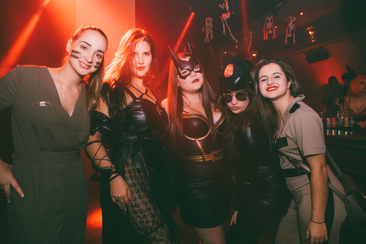 De sexy démons festoient au plus fou party d'Halloween à La Voûte [Photos]