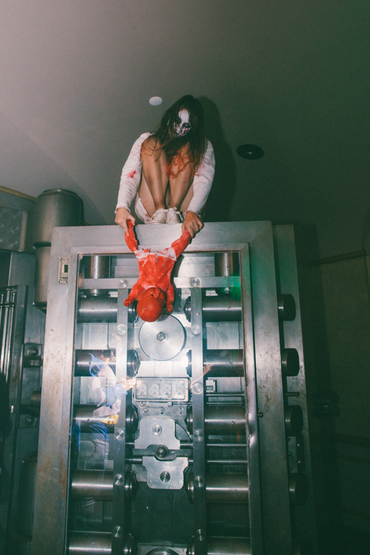 De sexy démons festoient au plus fou party d'Halloween à La Voûte [Photos]