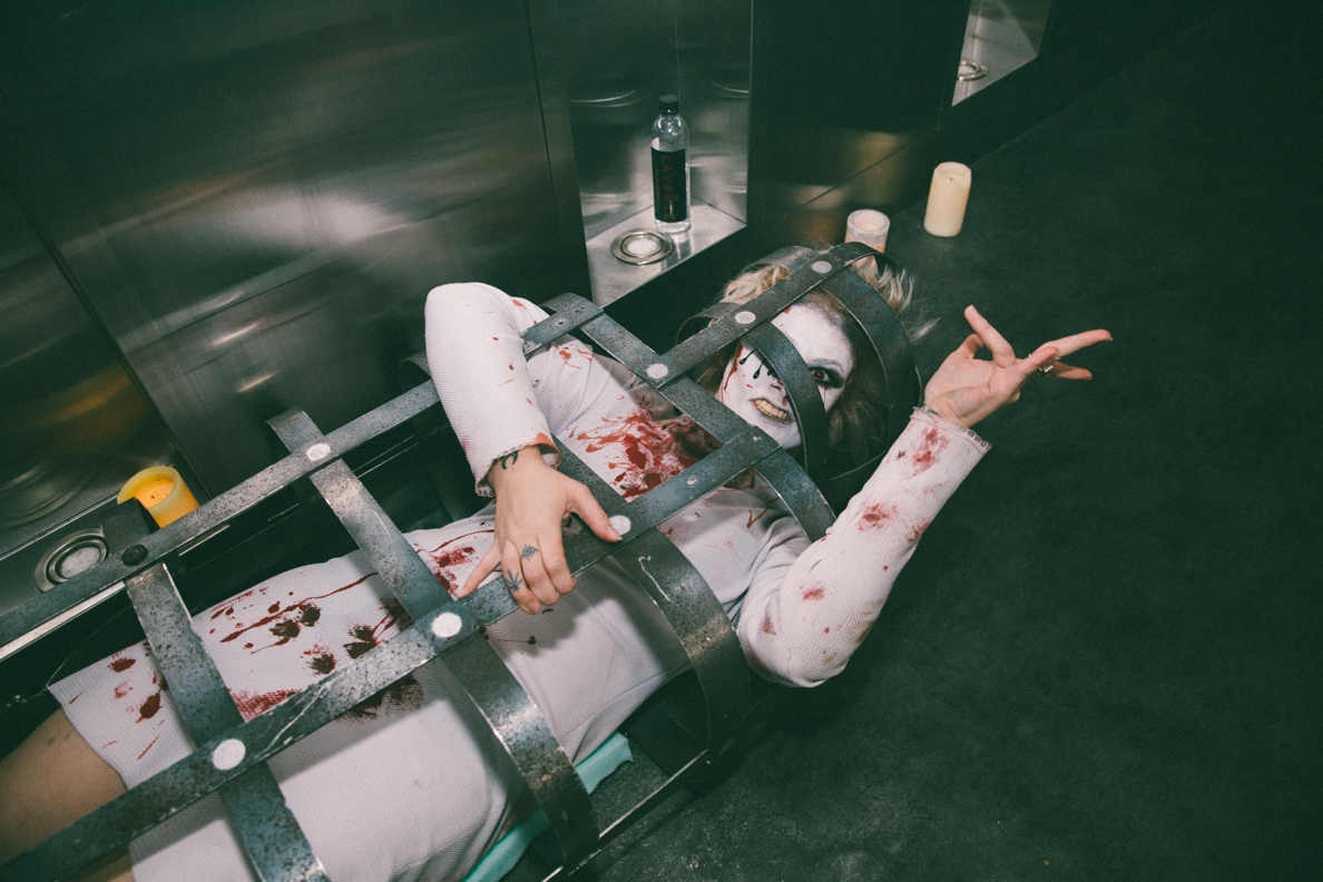 De sexy démons festoient au plus fou party d'Halloween à La Voûte [Photos]