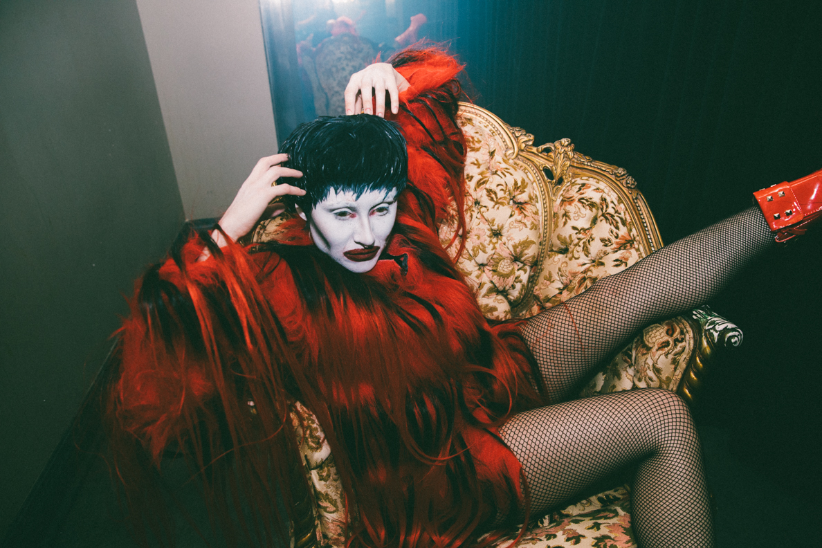De sexy démons festoient au plus fou party d'Halloween à La Voûte [Photos]