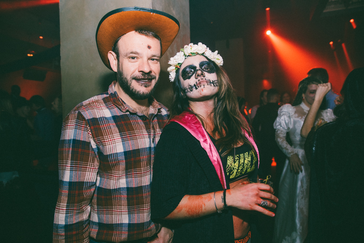 De sexy démons festoient au plus fou party d'Halloween à La Voûte [Photos]