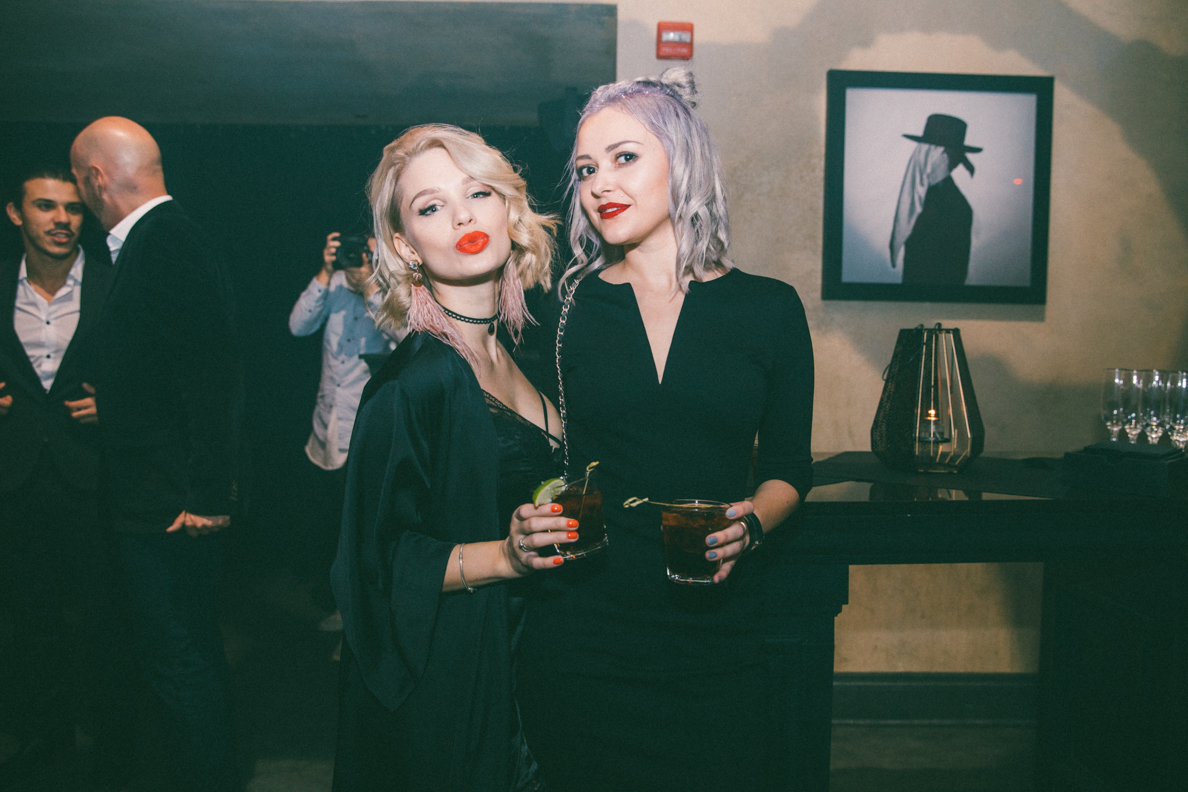 De sexy démons festoient au plus fou party d'Halloween à La Voûte [Photos]