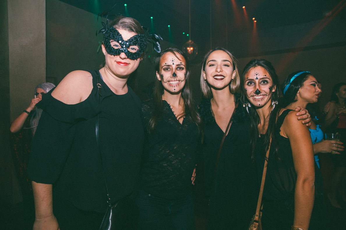 De sexy démons festoient au plus fou party d'Halloween à La Voûte [Photos]