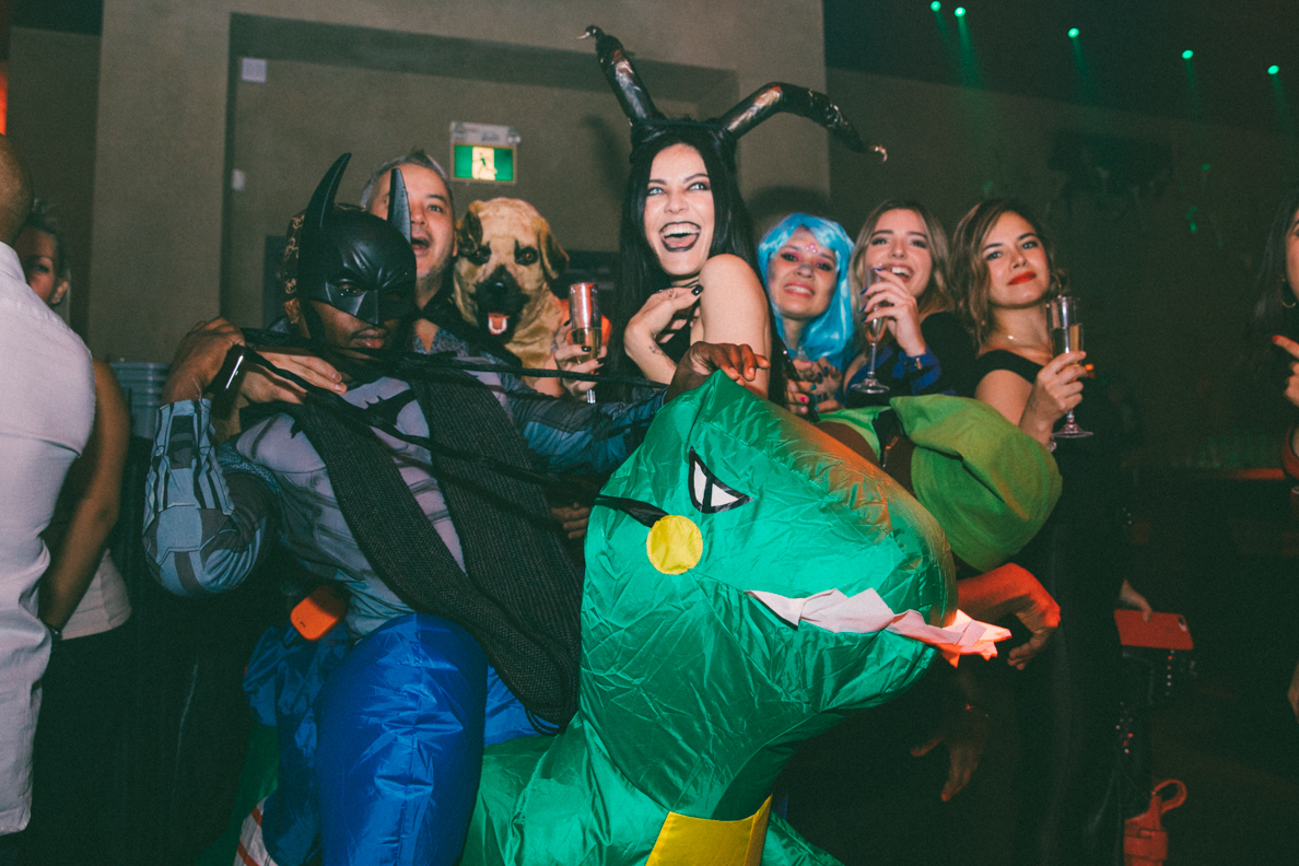 De sexy démons festoient au plus fou party d'Halloween à La Voûte [Photos]