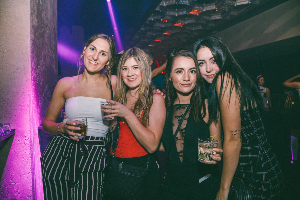 De sexy démons festoient au plus fou party d'Halloween à La Voûte [Photos]