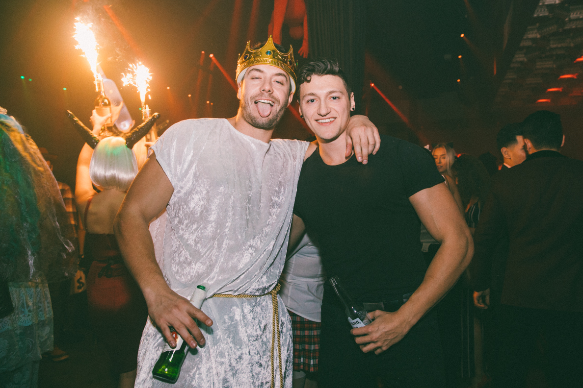 De sexy démons festoient au plus fou party d'Halloween à La Voûte [Photos]