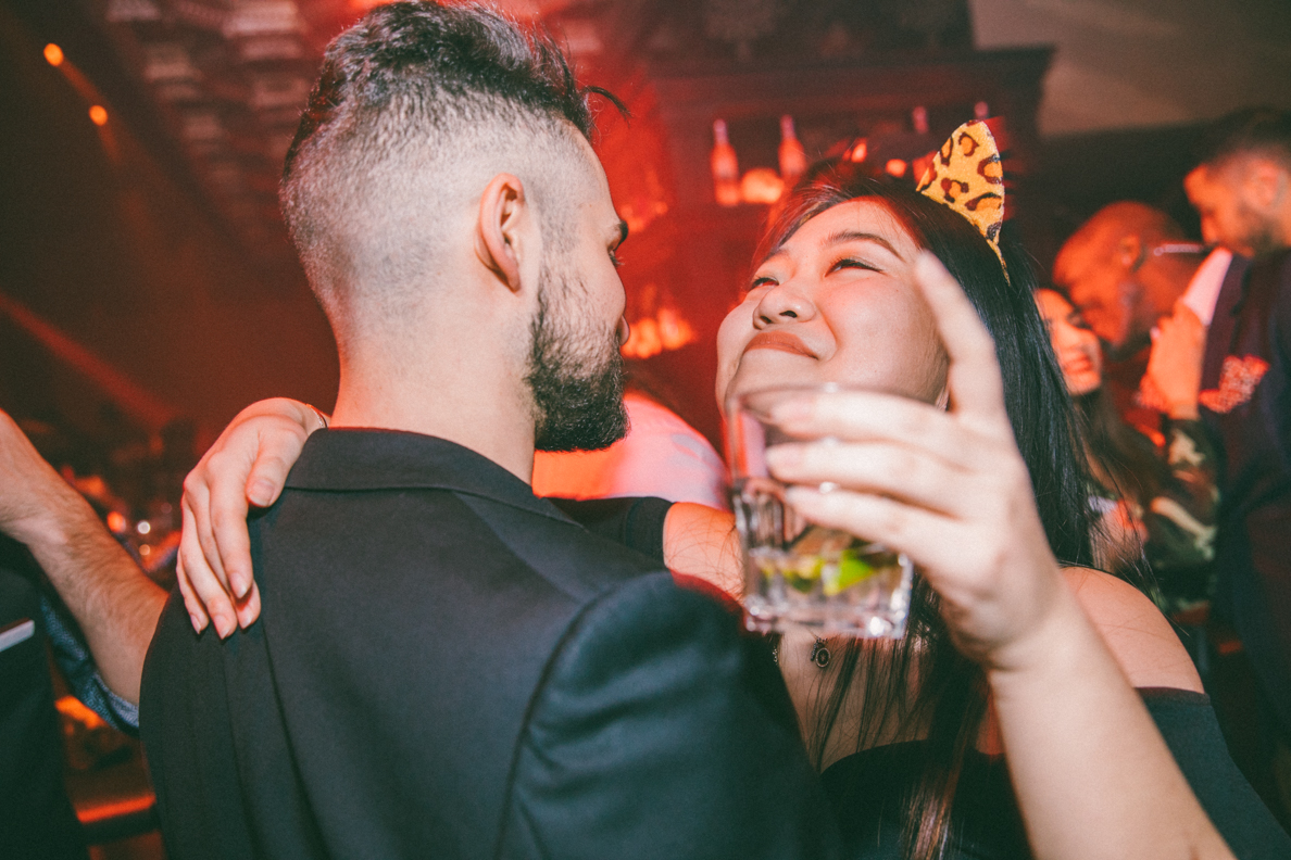De sexy démons festoient au plus fou party d'Halloween à La Voûte [Photos]