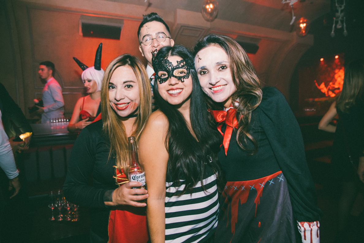 De sexy démons festoient au plus fou party d'Halloween à La Voûte [Photos]