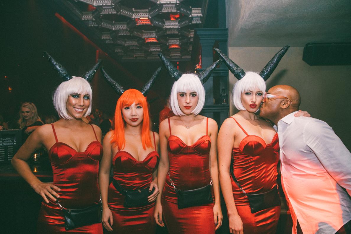 De sexy démons festoient au plus fou party d&rsquo;Halloween à La Voûte [Photos]