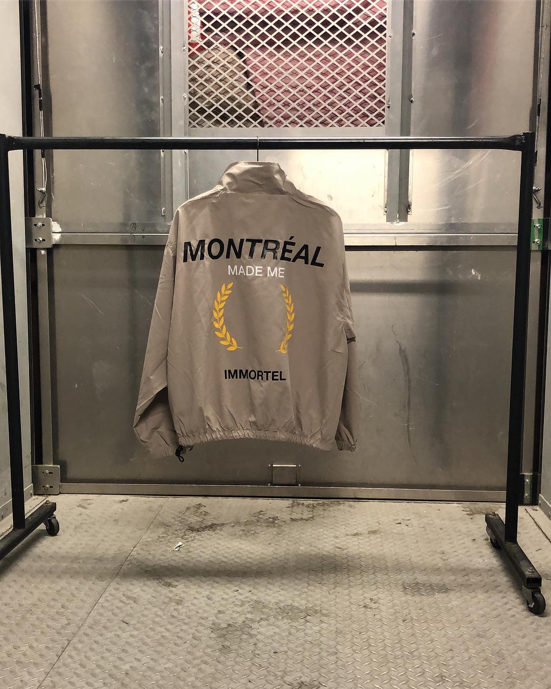 Officiel organise un pop-up shop à Montréal avec la collection de Loud
