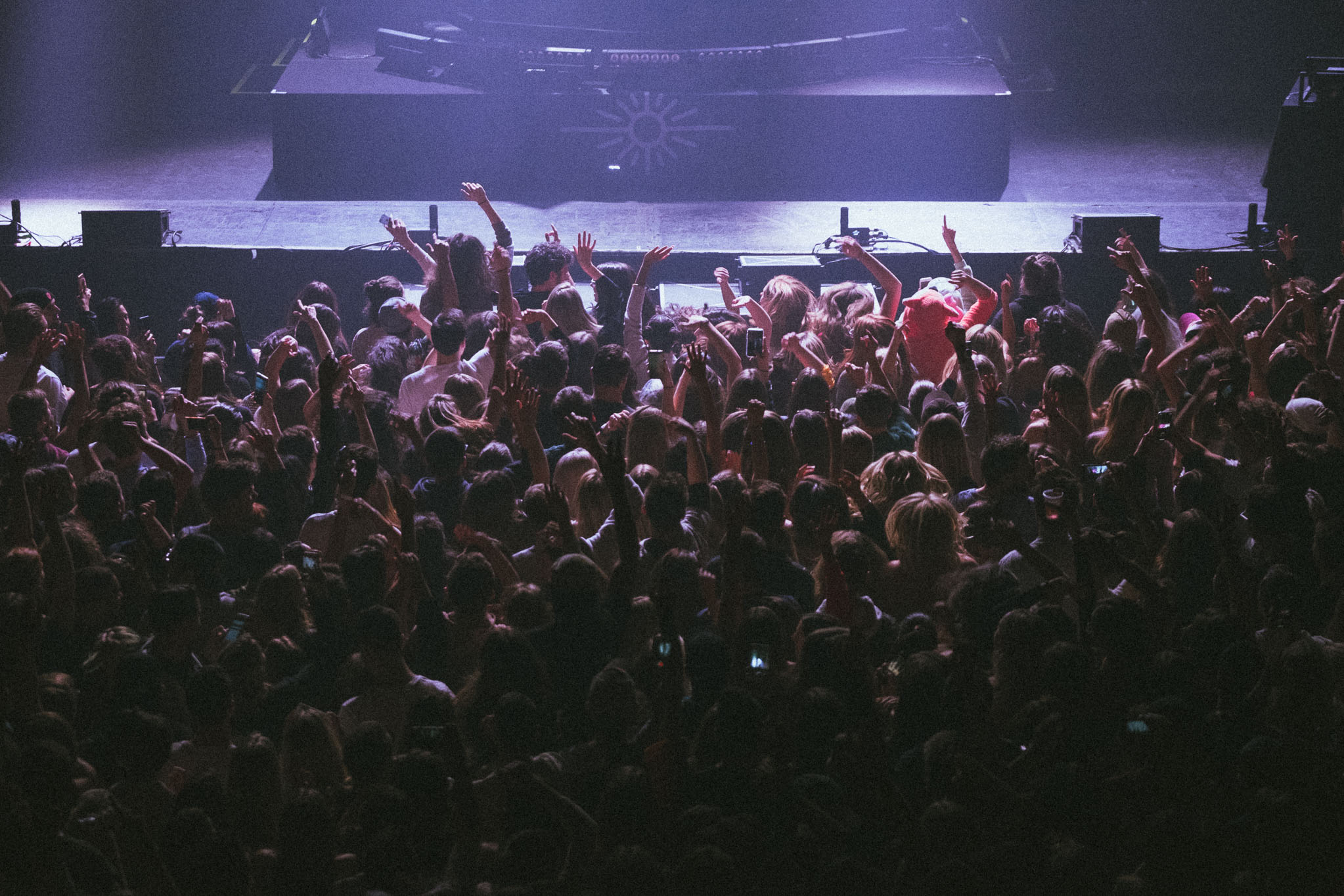 Petit Biscuit et ses mélodies font vibrer le Mtelus [Photos]