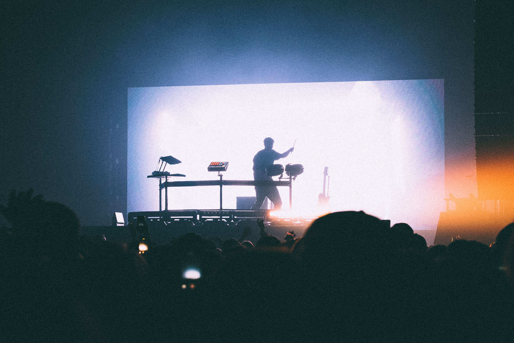 Petit Biscuit et ses mélodies font vibrer le Mtelus [Photos]