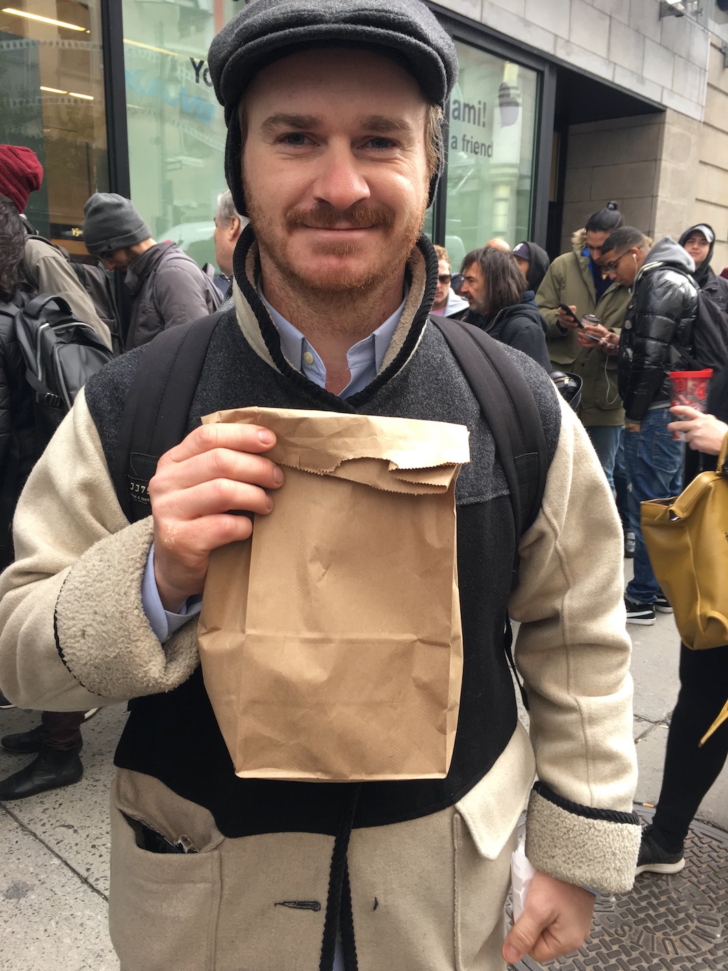 Ton Barbier a fouillé dans le sac de 5 clients de la SQDC