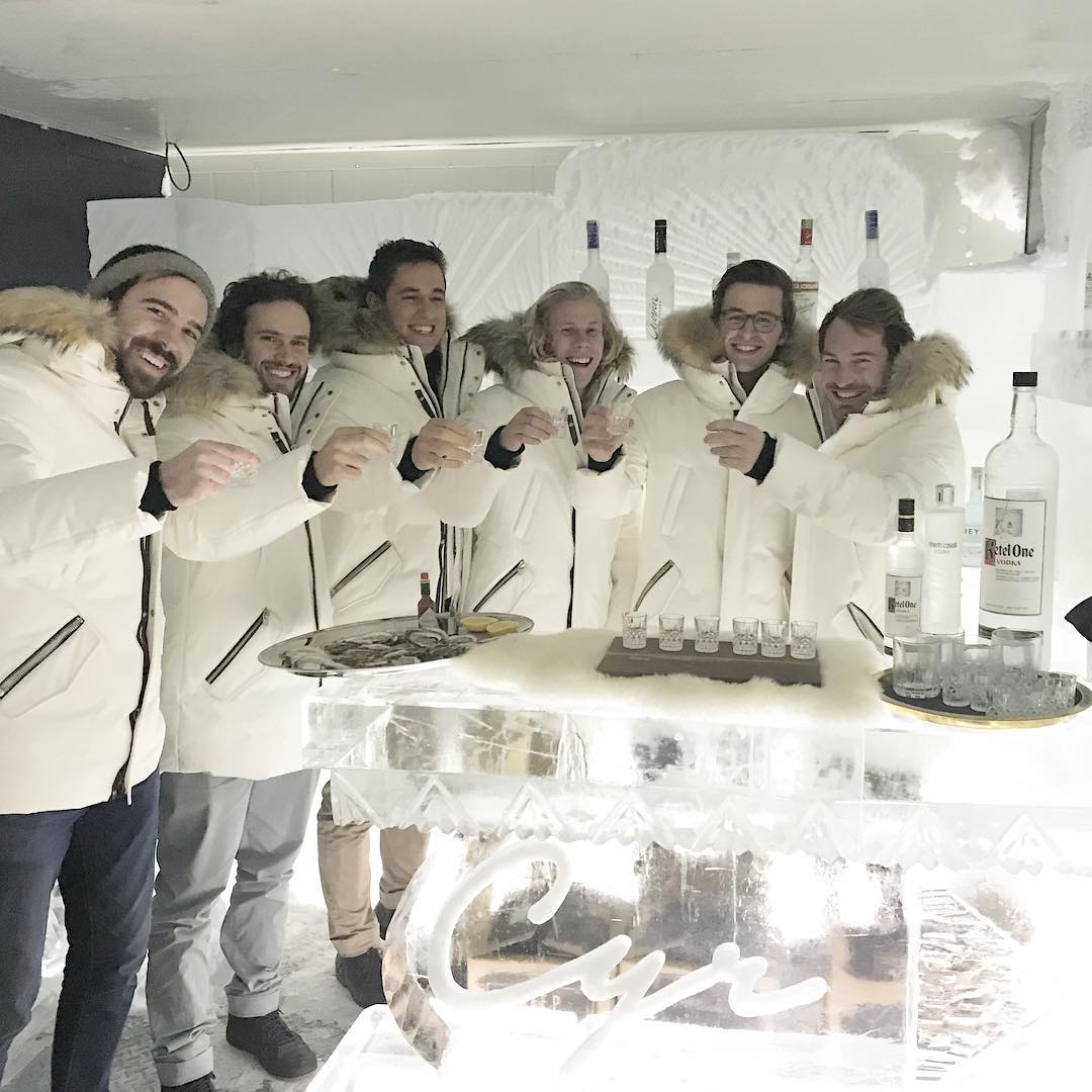 Le restaurant Cyr dans Saint-Henri a un bar de glace spécialisé en vodka [Photos]