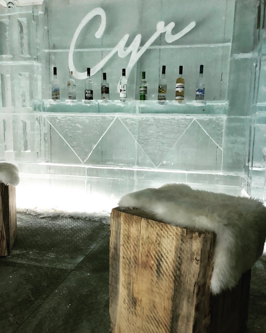 Le restaurant Cyr dans Saint-Henri a un bar de glace spécialisé en vodka [Photos]