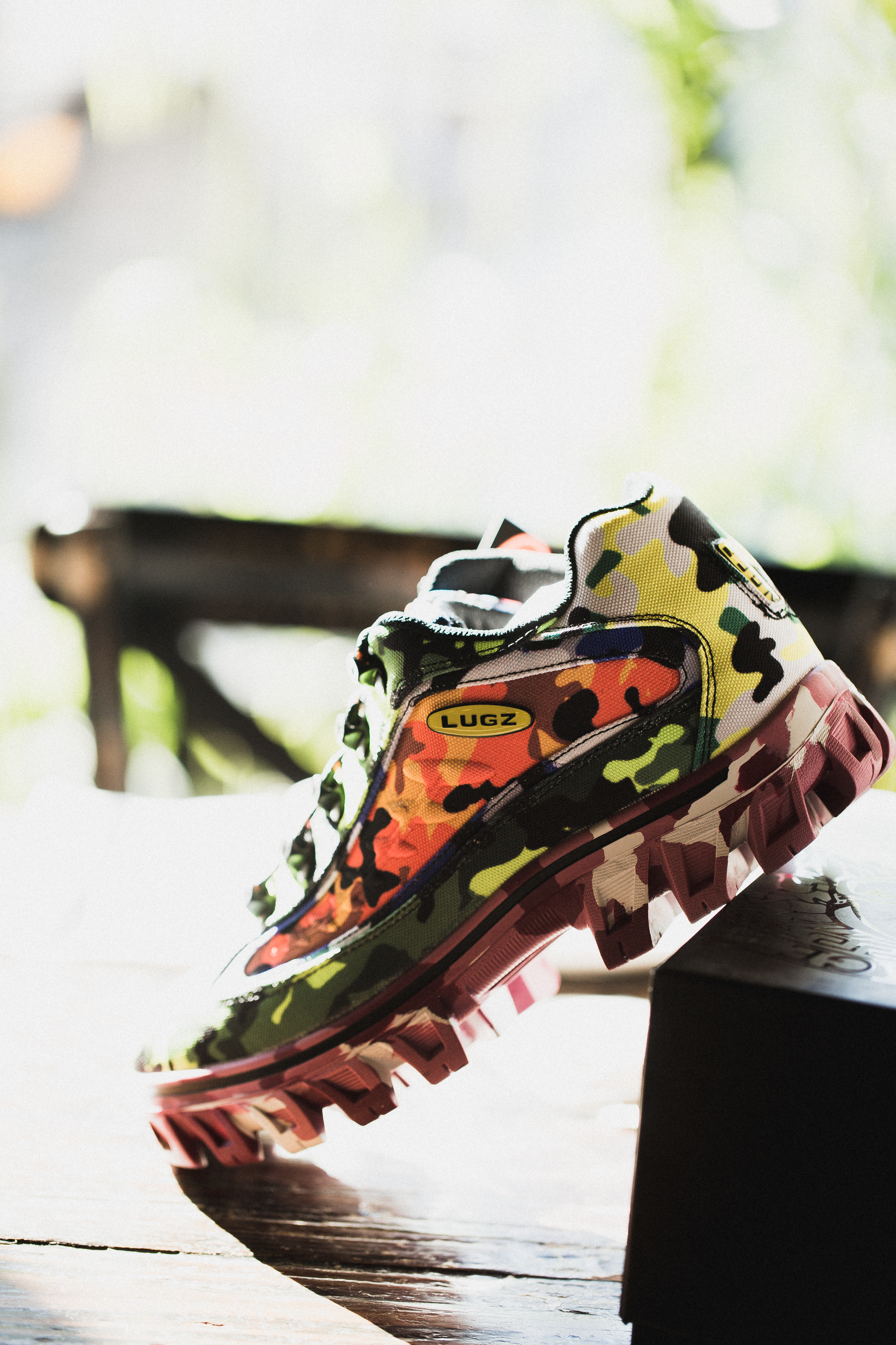 Voyez la folle collaboration Vintage Frame X Lugz exclusive à Montréal