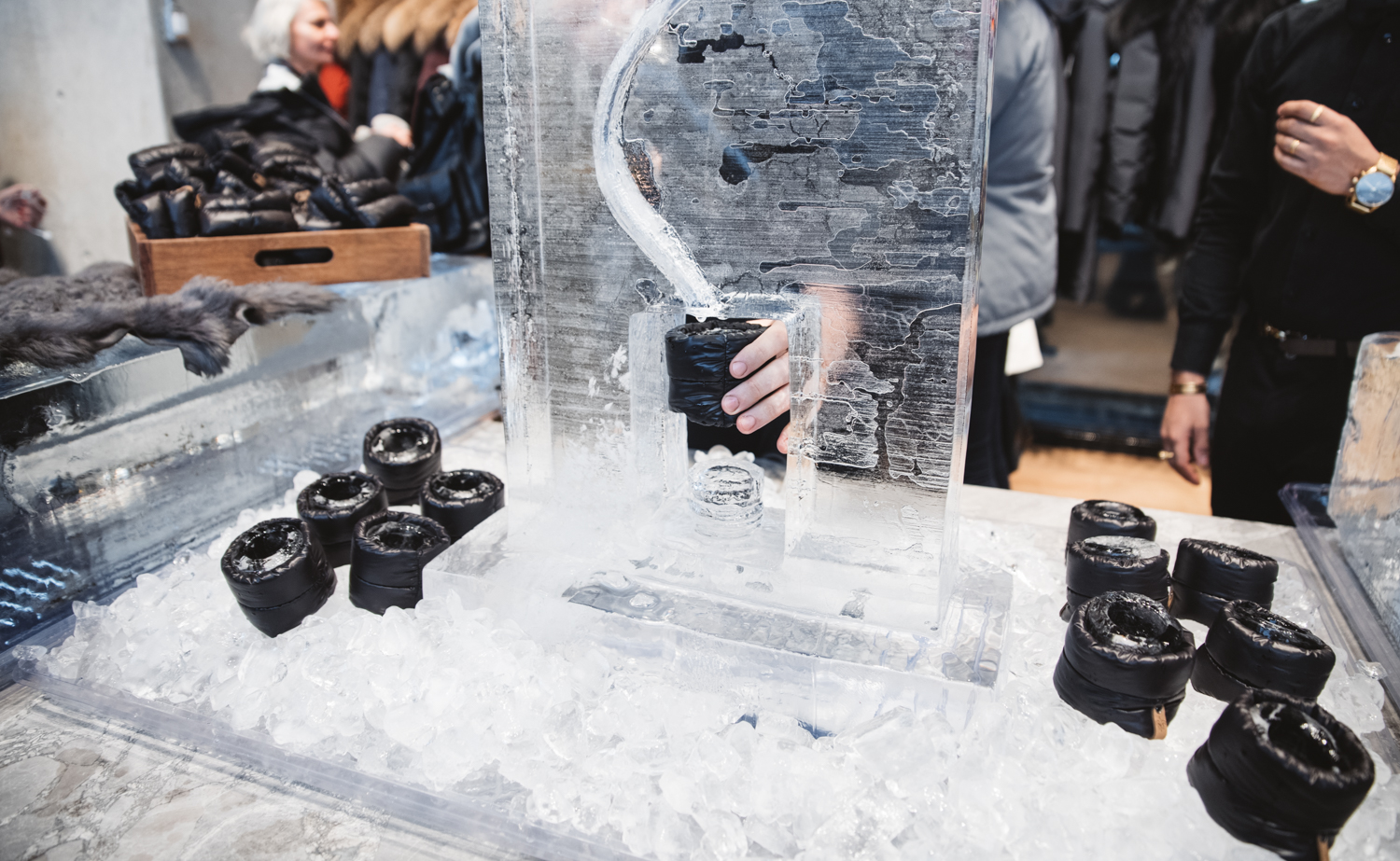 Mackage: Le jet set de la mode à l'ouverture de la boutique phare [Photos]