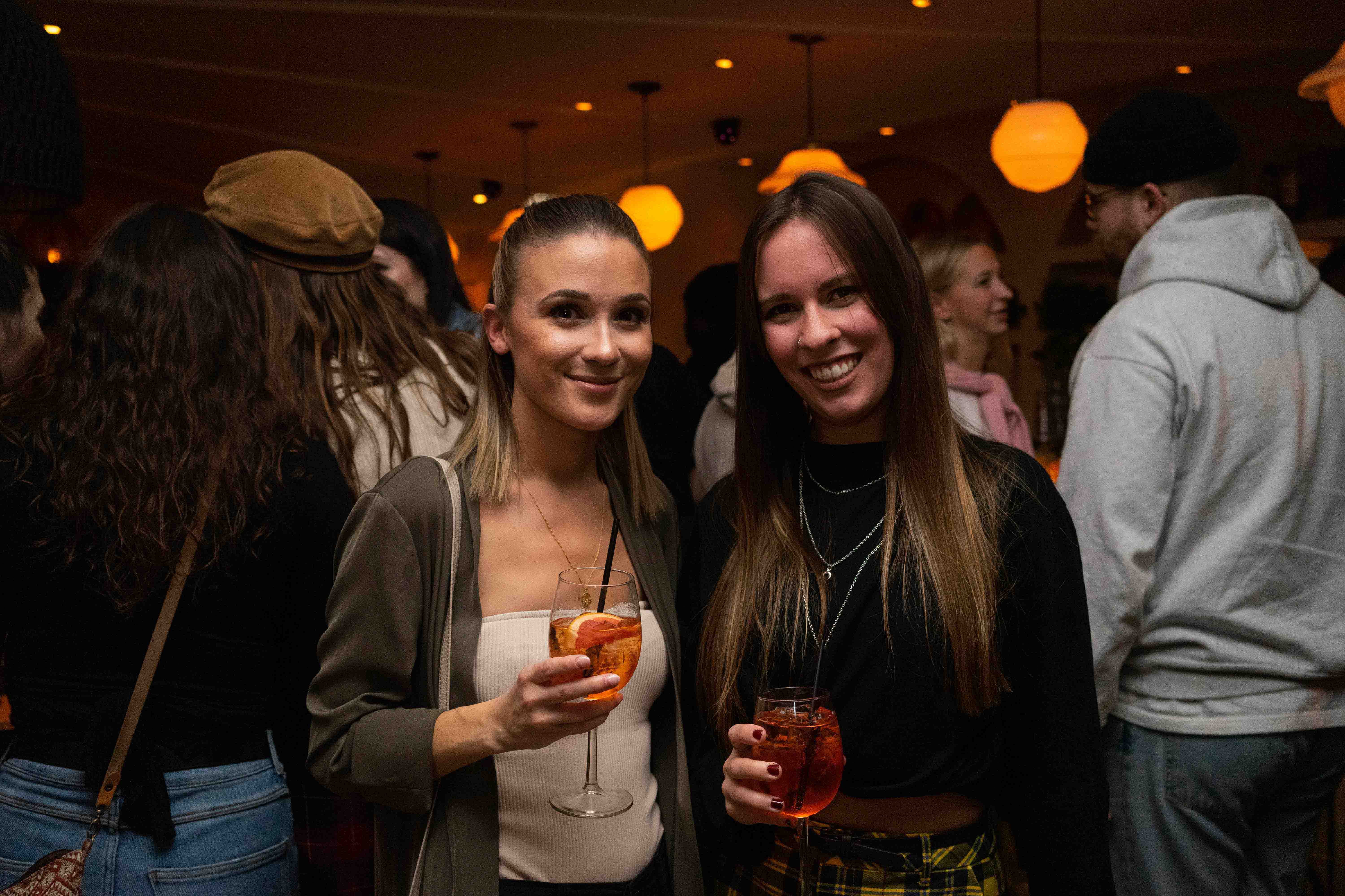 Kata Fashion s'empare du Gipsy Bar pour sa nouvelle collection [Photos]