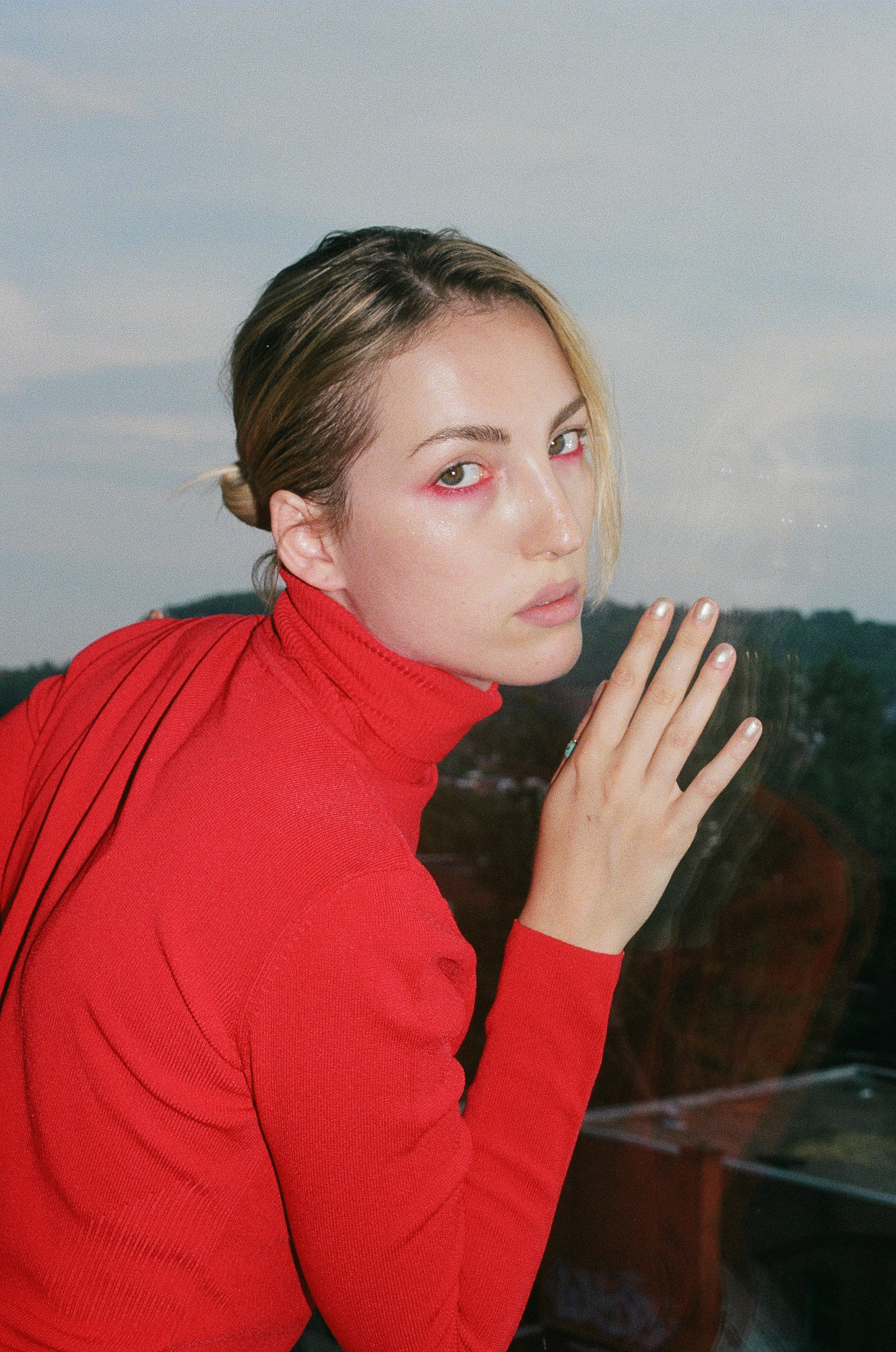 Sophia Bel, l’auteure-compositrice-interprète à suivre de près [Girl Crush 199]
