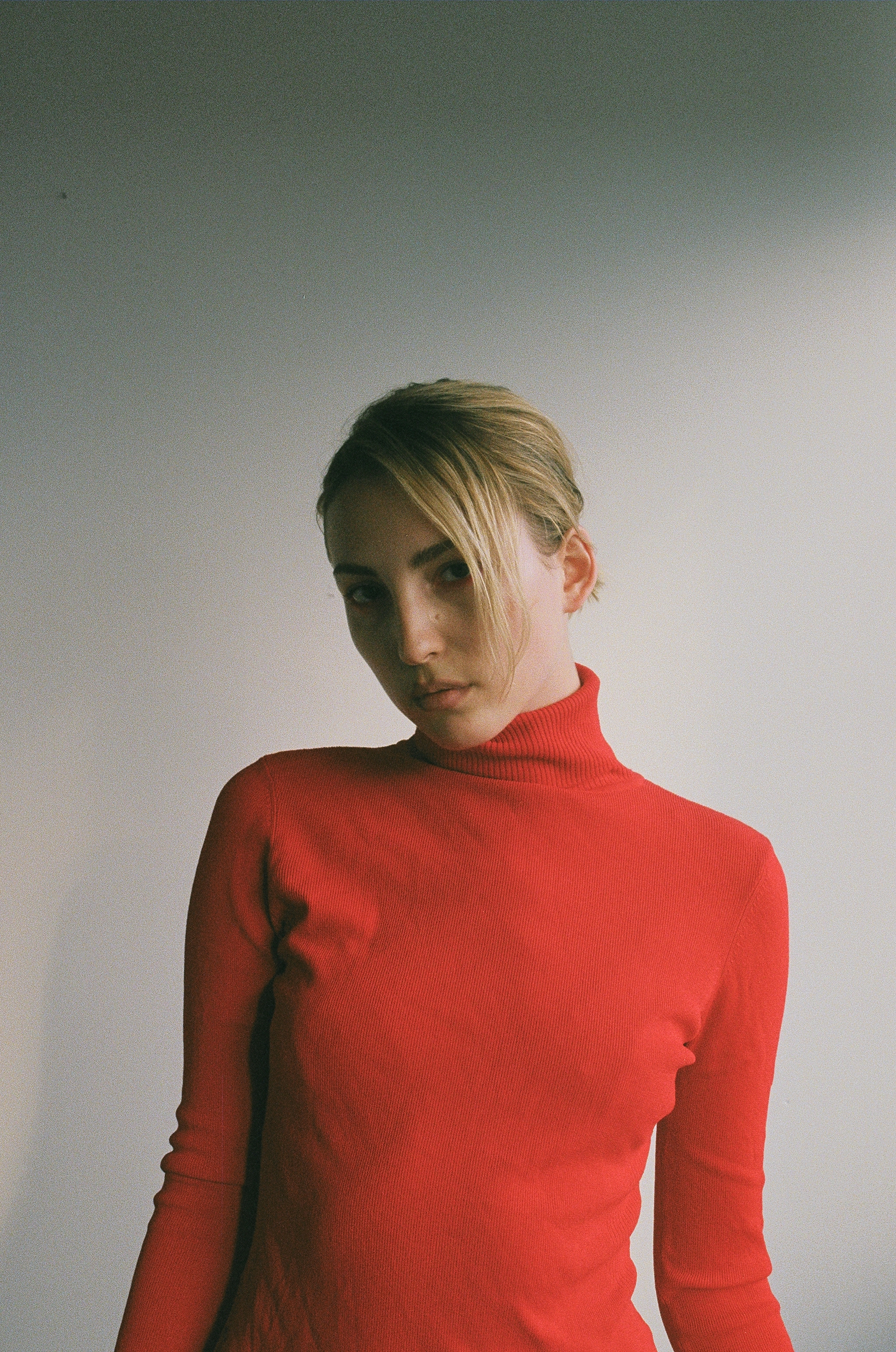 Sophia Bel, l’auteure-compositrice-interprète à suivre de près [Girl Crush 199]