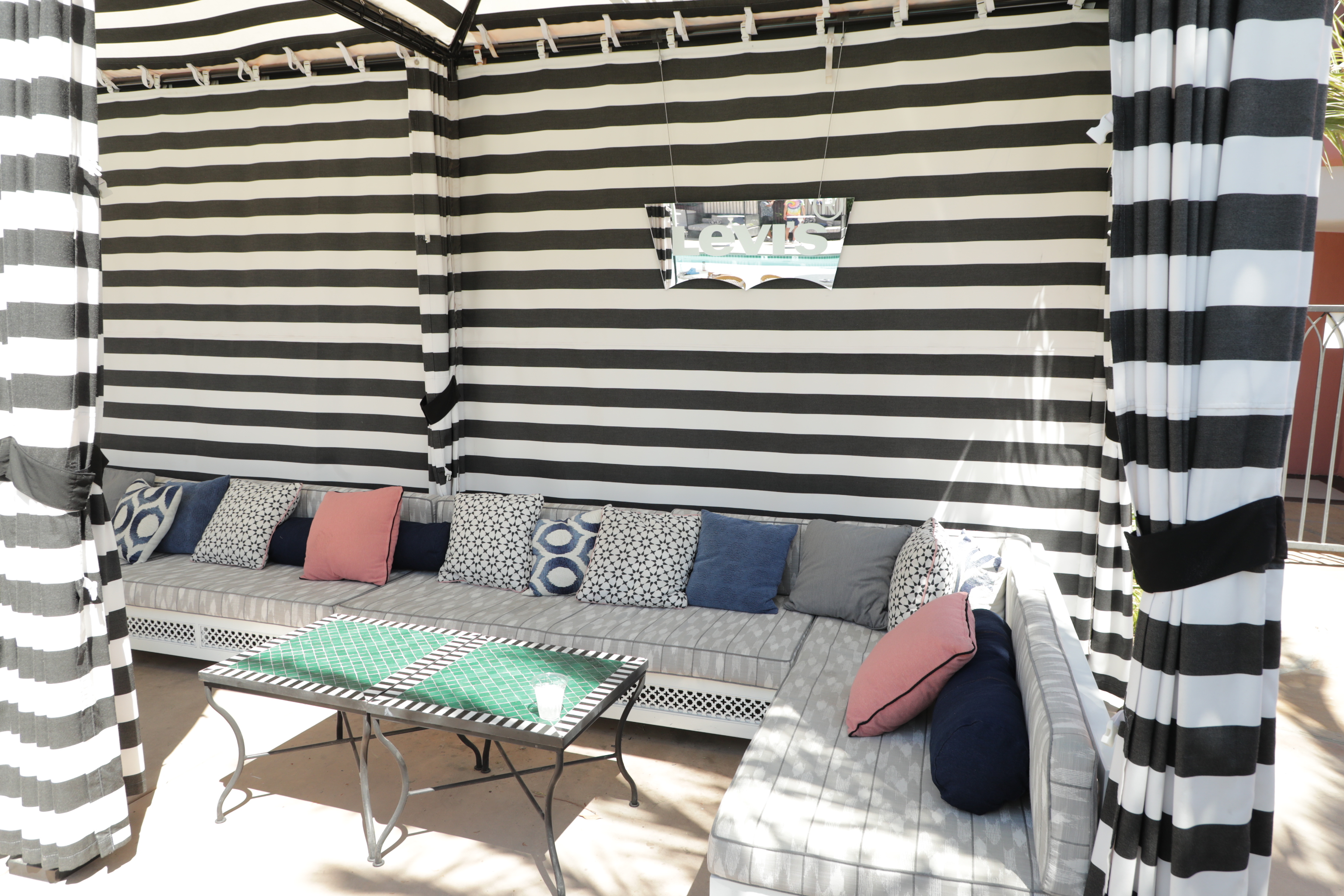 Plein de vedettes au fou party Levi's à Coachella [PHOTOS]