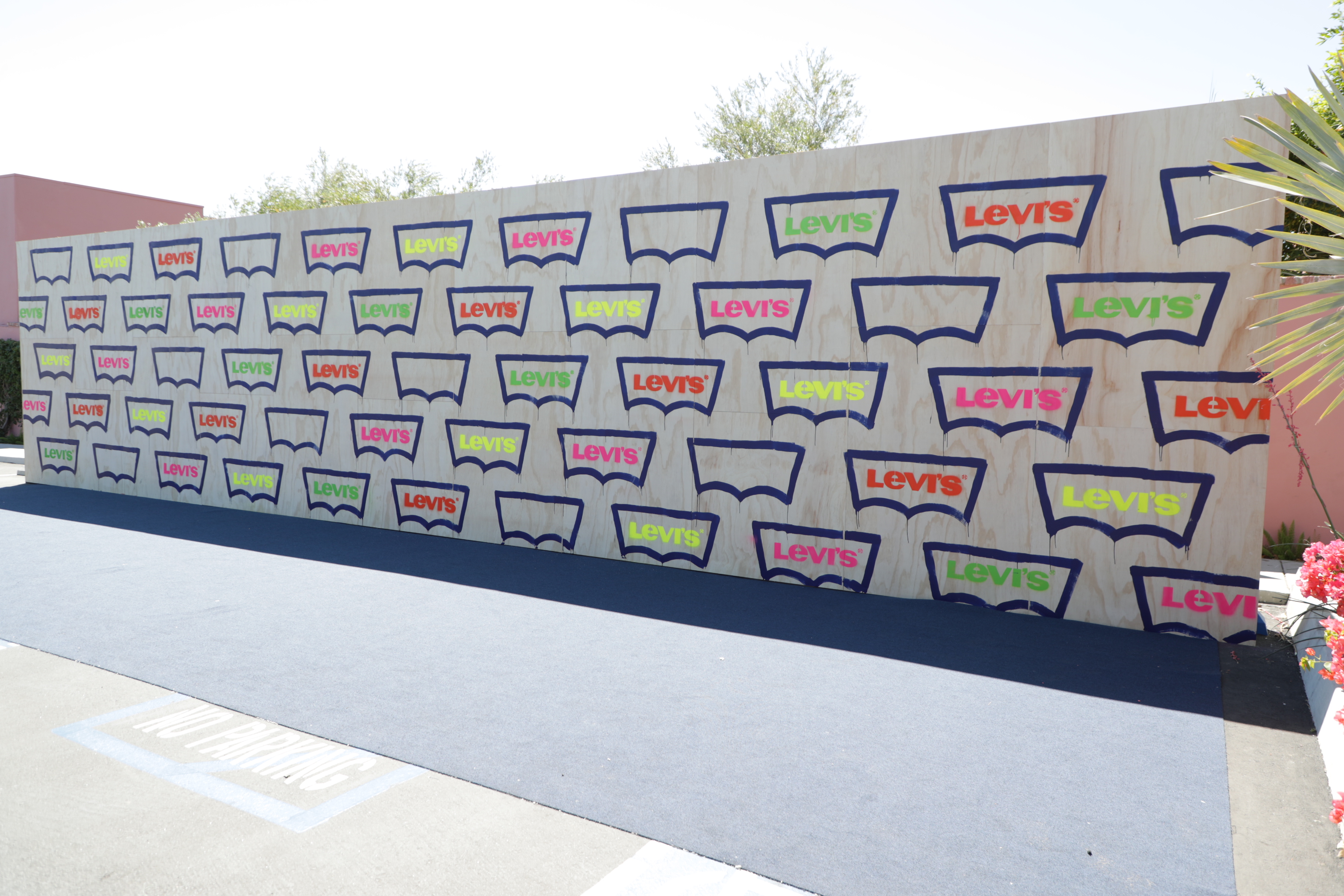 Plein de vedettes au fou party Levi's à Coachella [PHOTOS]
