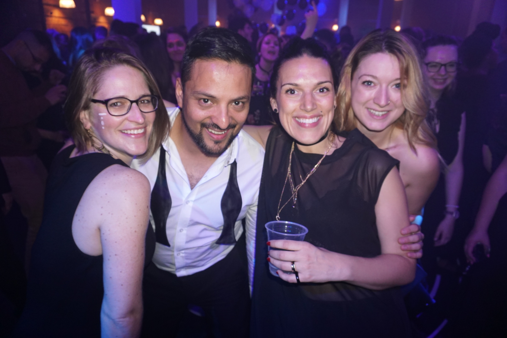 Le Bal en noir: une grosse soirée bénéfice pour le BEC [Photos]
