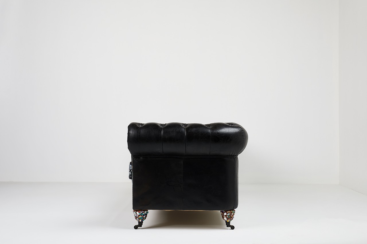 Stikki Peaches a créé une collection audacieuses pour la maison avec Bois & Cuir [PHOTOS]