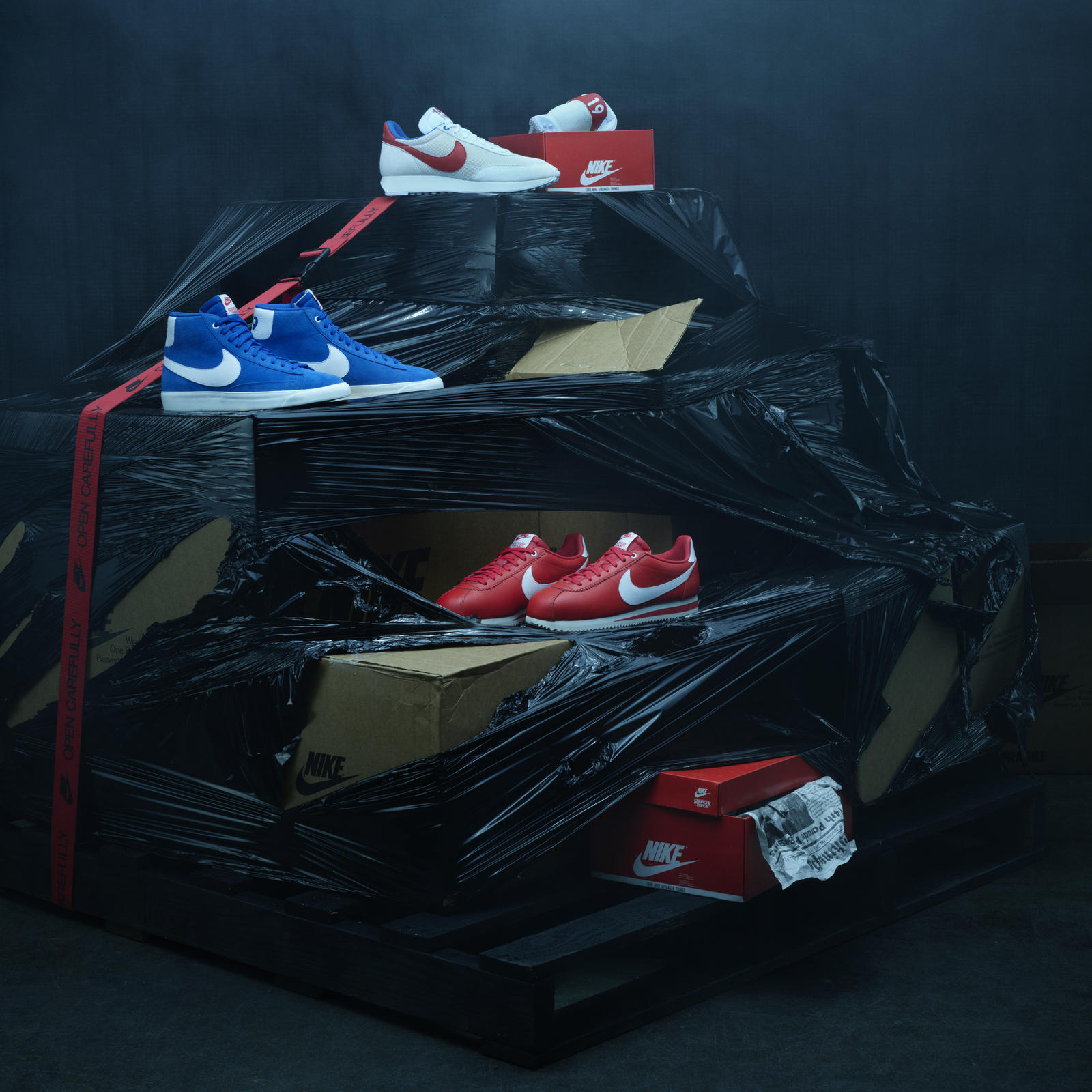 Stranger Things X Nike : La folle collection vintage enfin dévoilée! [PHOTOS]