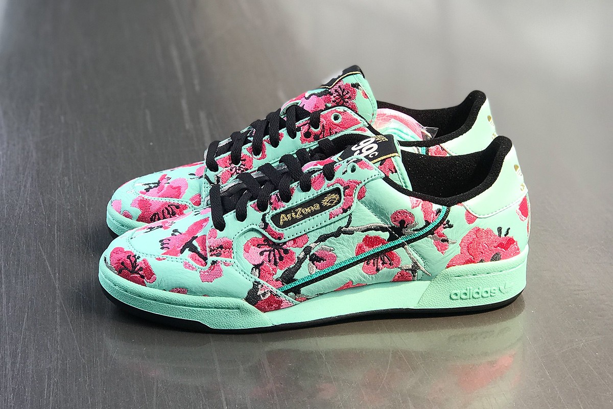 Adidas s&rsquo;allient à AriZona Iced Tea pour une collection qui coute 99¢ la paire! [PHOTOS]