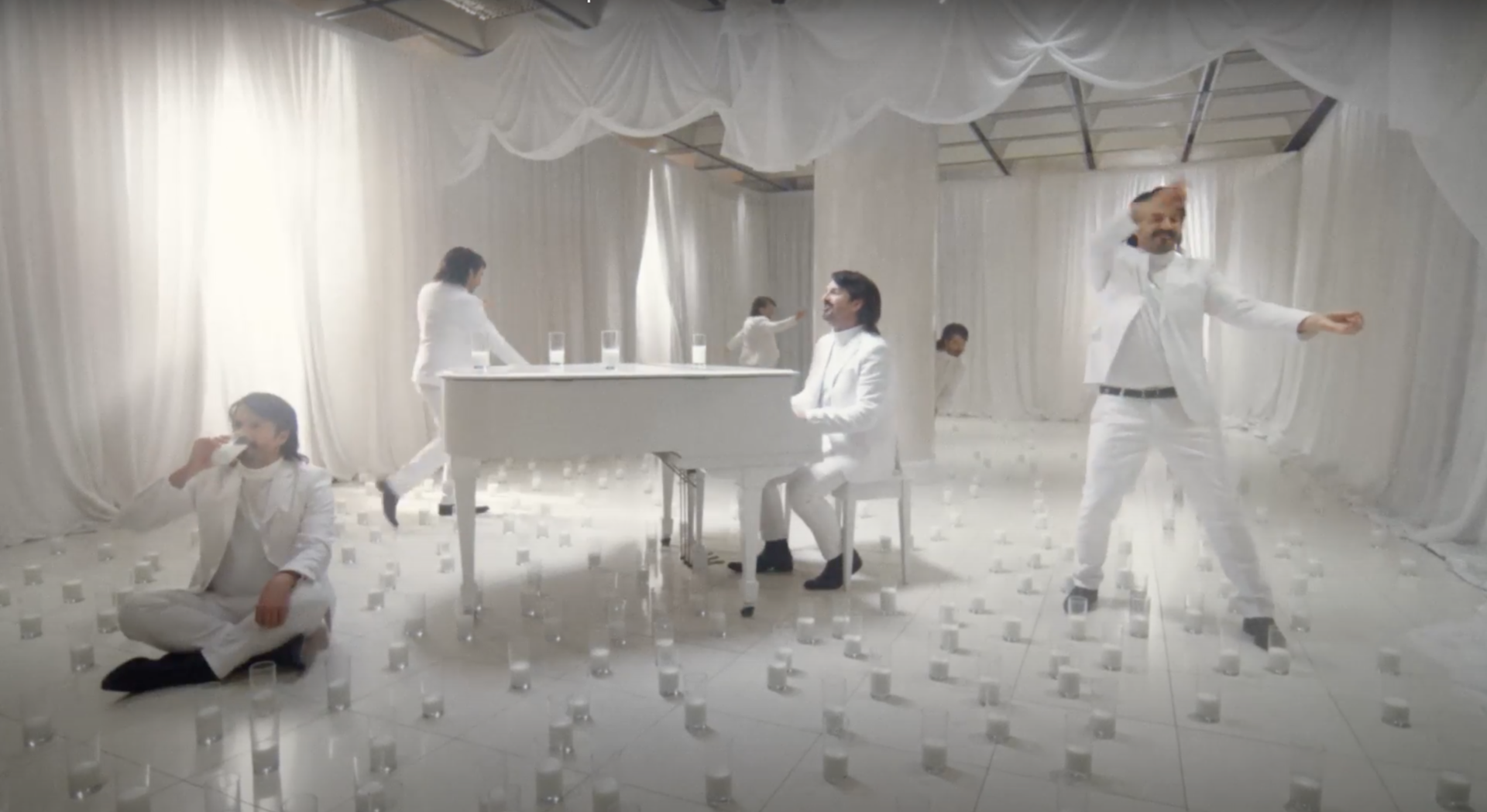 Ce vidéoclip de Damien Robitaille avec le Lait sans lactose est possiblement le hit de l’été!