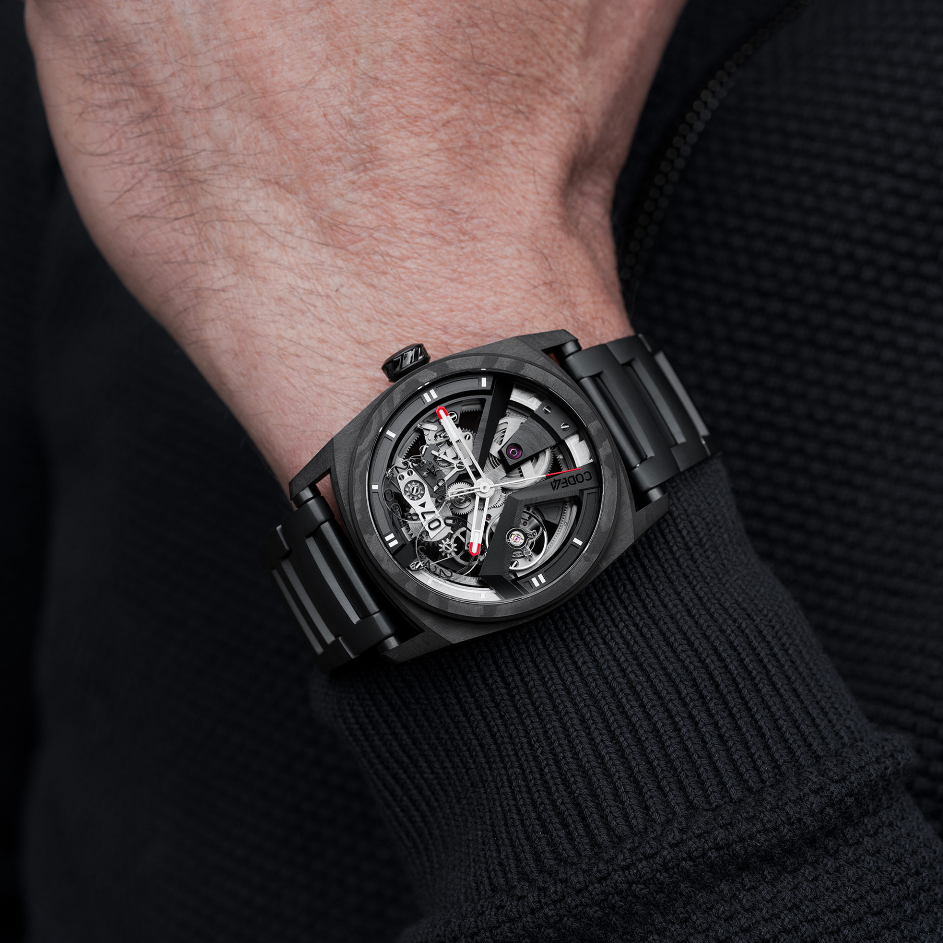 2000x2000-X41-AeroCarbon-Black-Metal-Strap-B-01
