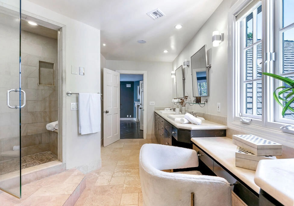La salle de bain principale