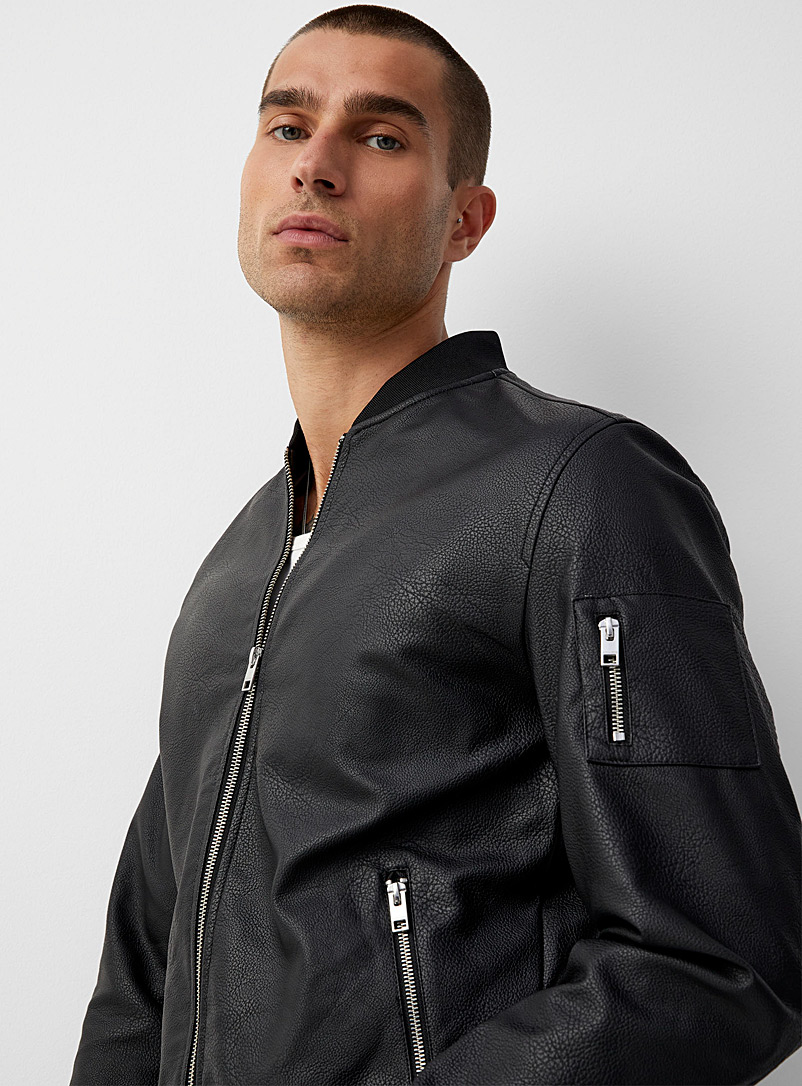 Le bomber effet cuir